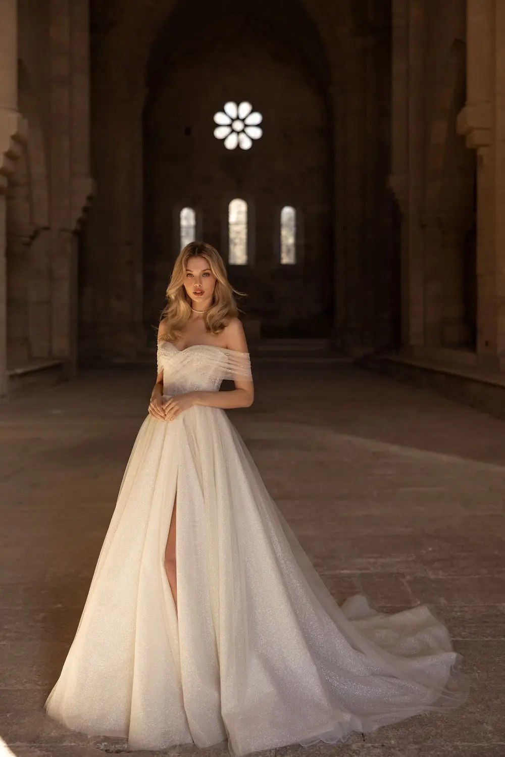 Straight wedding dress «Emma» | WONA