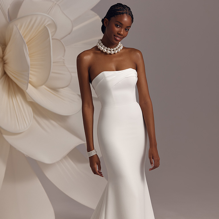 TRUNK SHOW (Kiss of Silence)