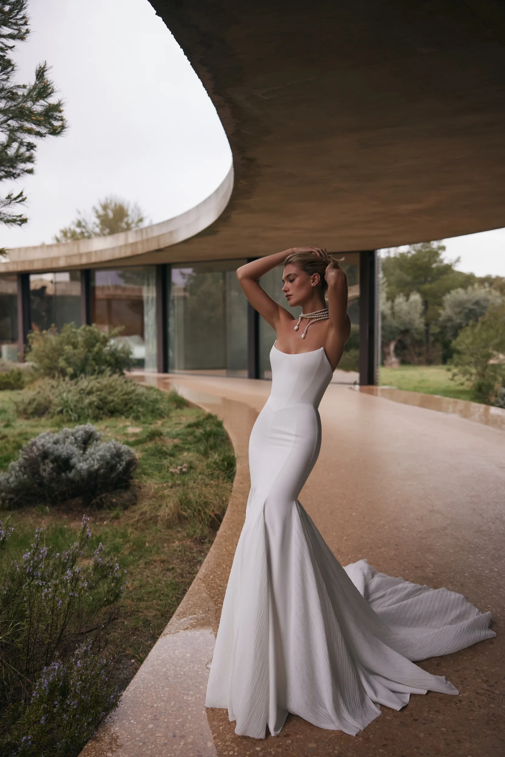 Everett - Eva Lendel | Luxury bridal fashion brand