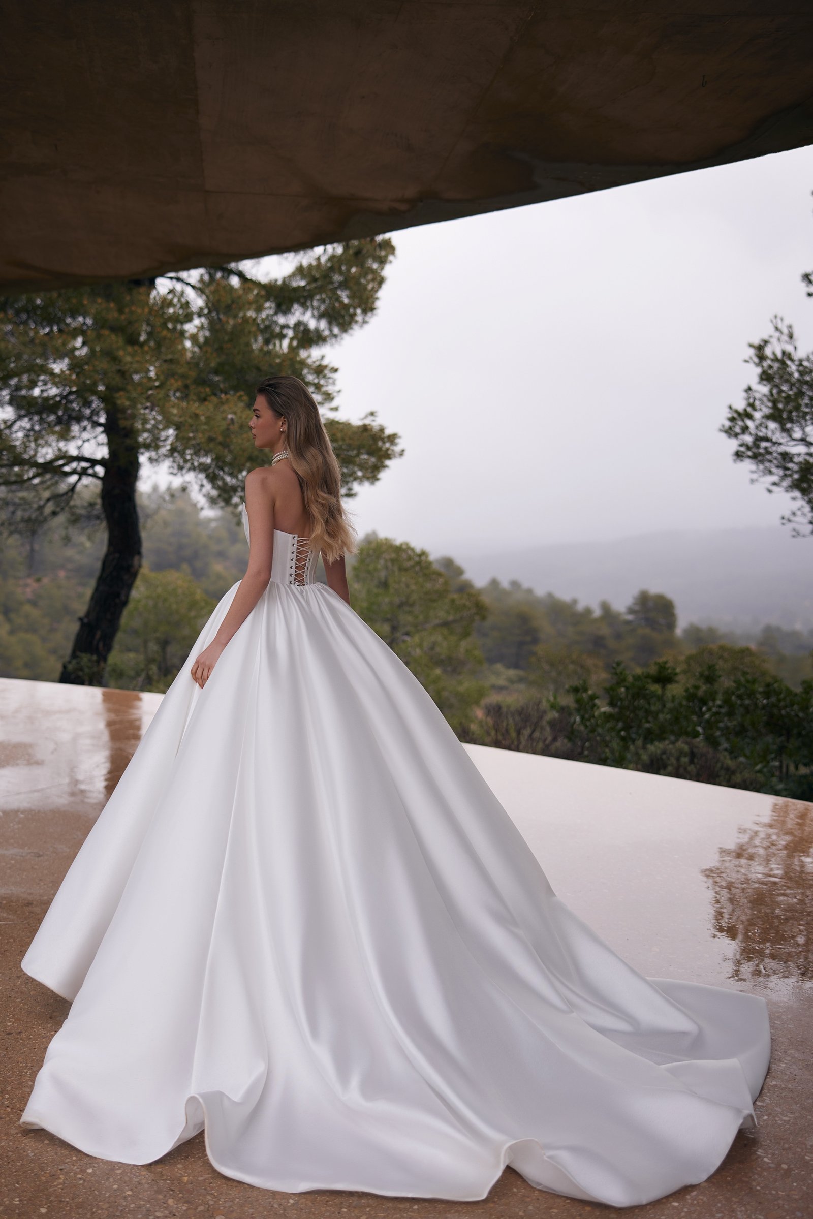 Lake dress 3 by Eva Lendel from Less is More V