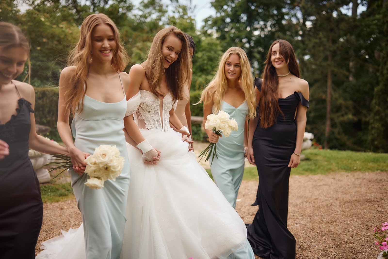 Amor 3 wedding dress by Eva Lendel from Love Story collection