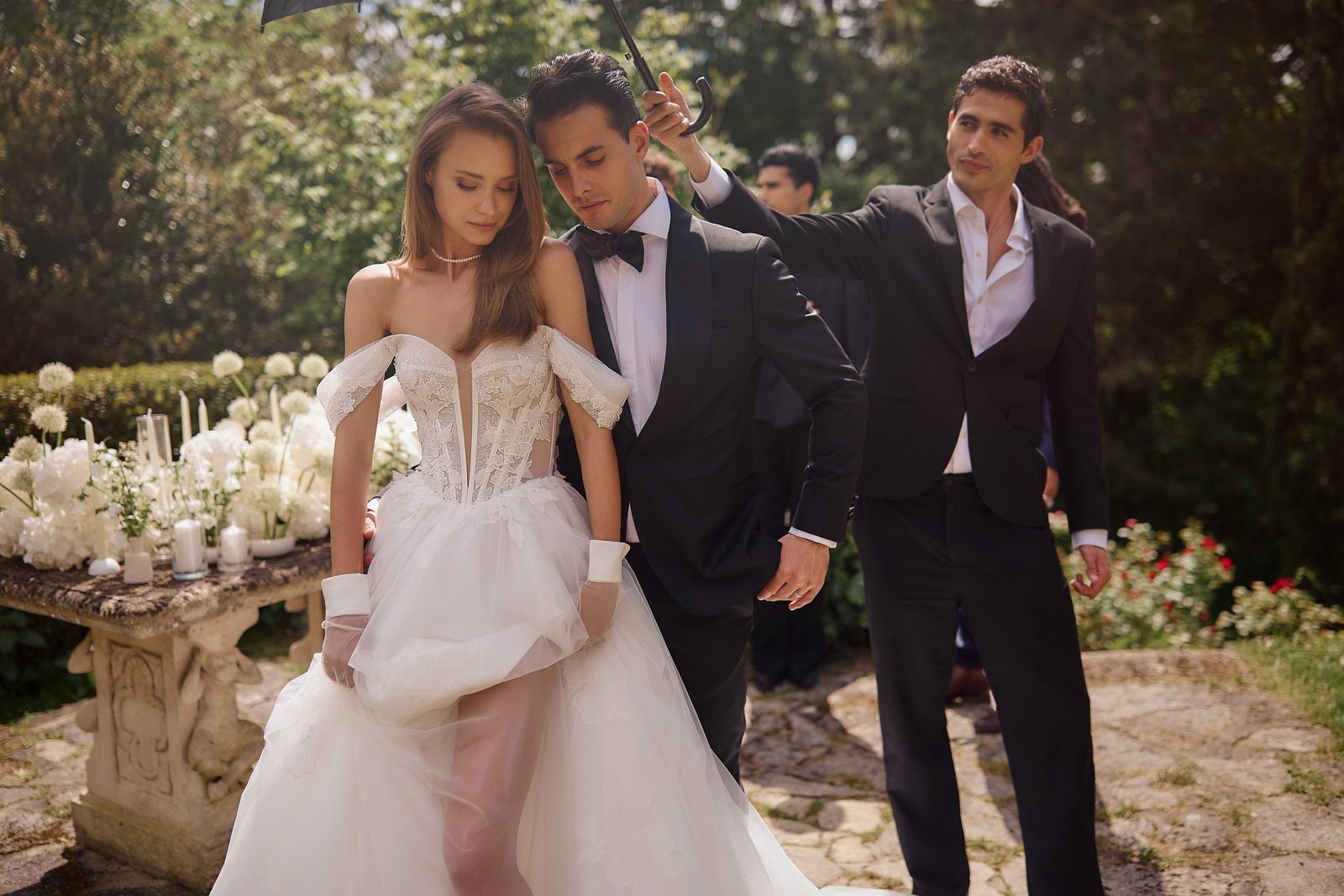 Amor 5 wedding dress by Eva Lendel from Love Story collection