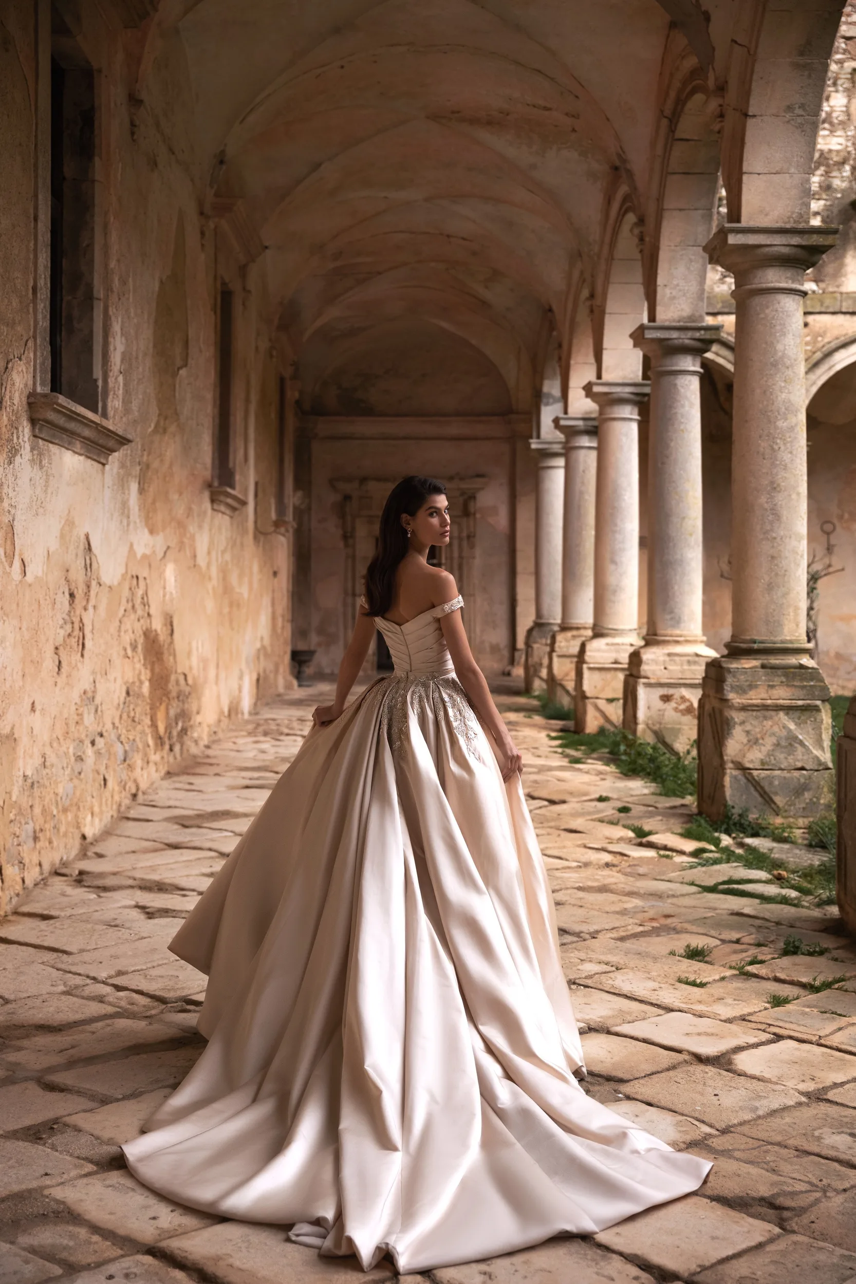 Venus - Eva Lendel | Luxury bridal fashion brand