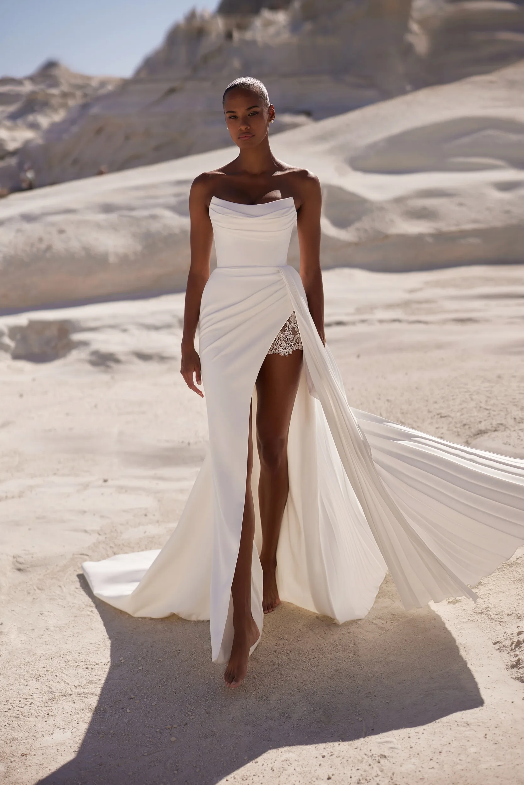 Thalia - Eva Lendel | Luxury bridal fashion brand