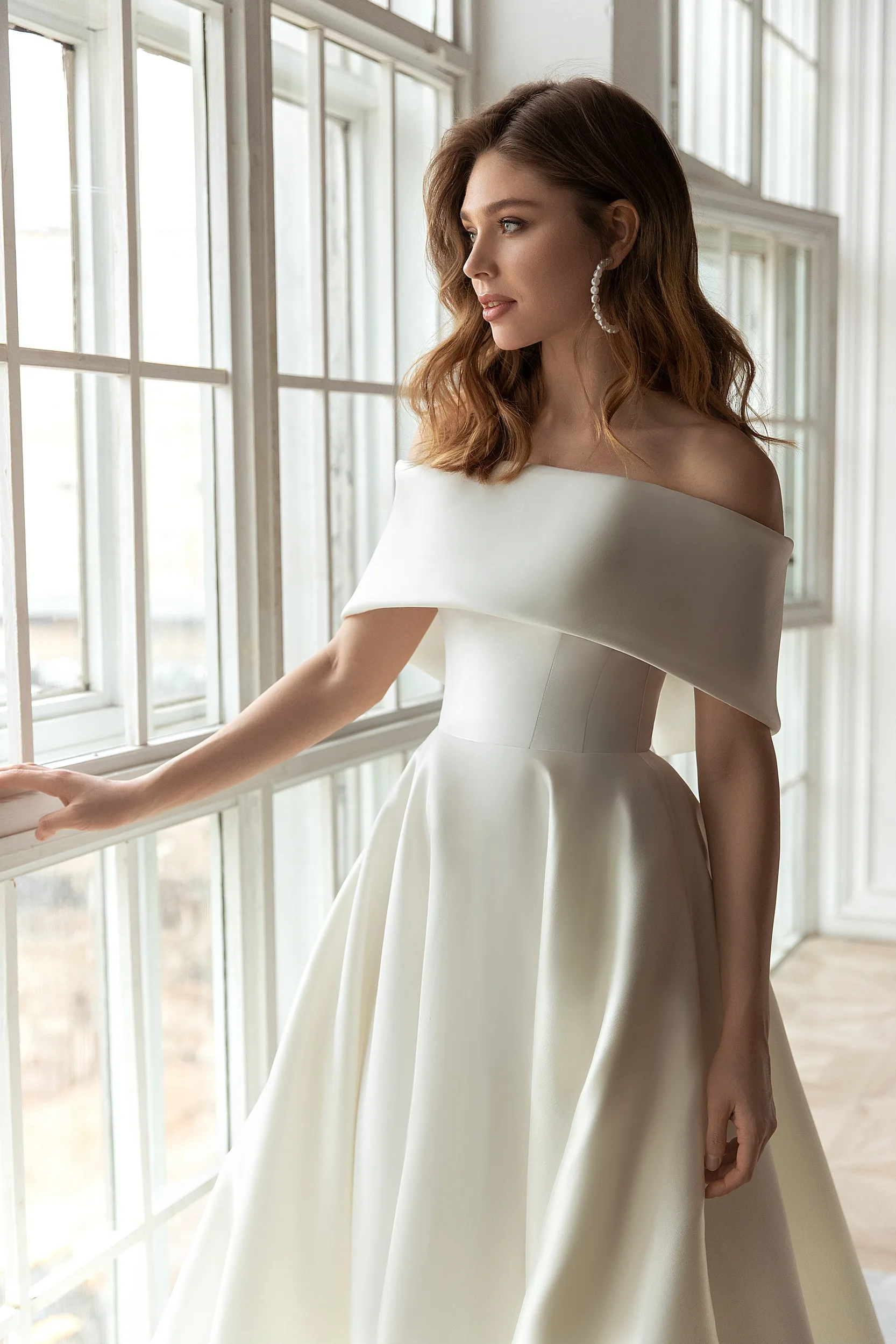 【ri】Eva lendel Dana ロールカラーウエディングドレス Dana - Eva Lendel | Luxury bridal fashion brand