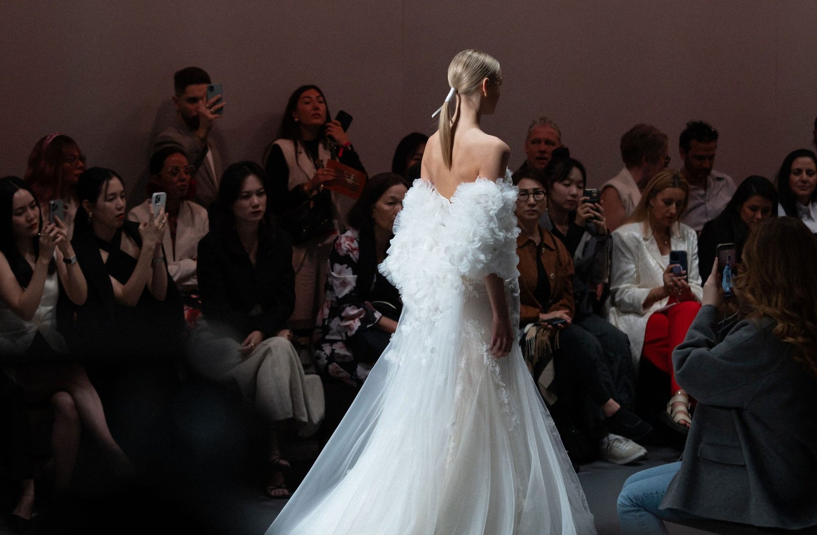 Eva Lendel Stuns at Barcelona Bridal Fashion Week 2024: A Recap of Glamour and Elegance - 2