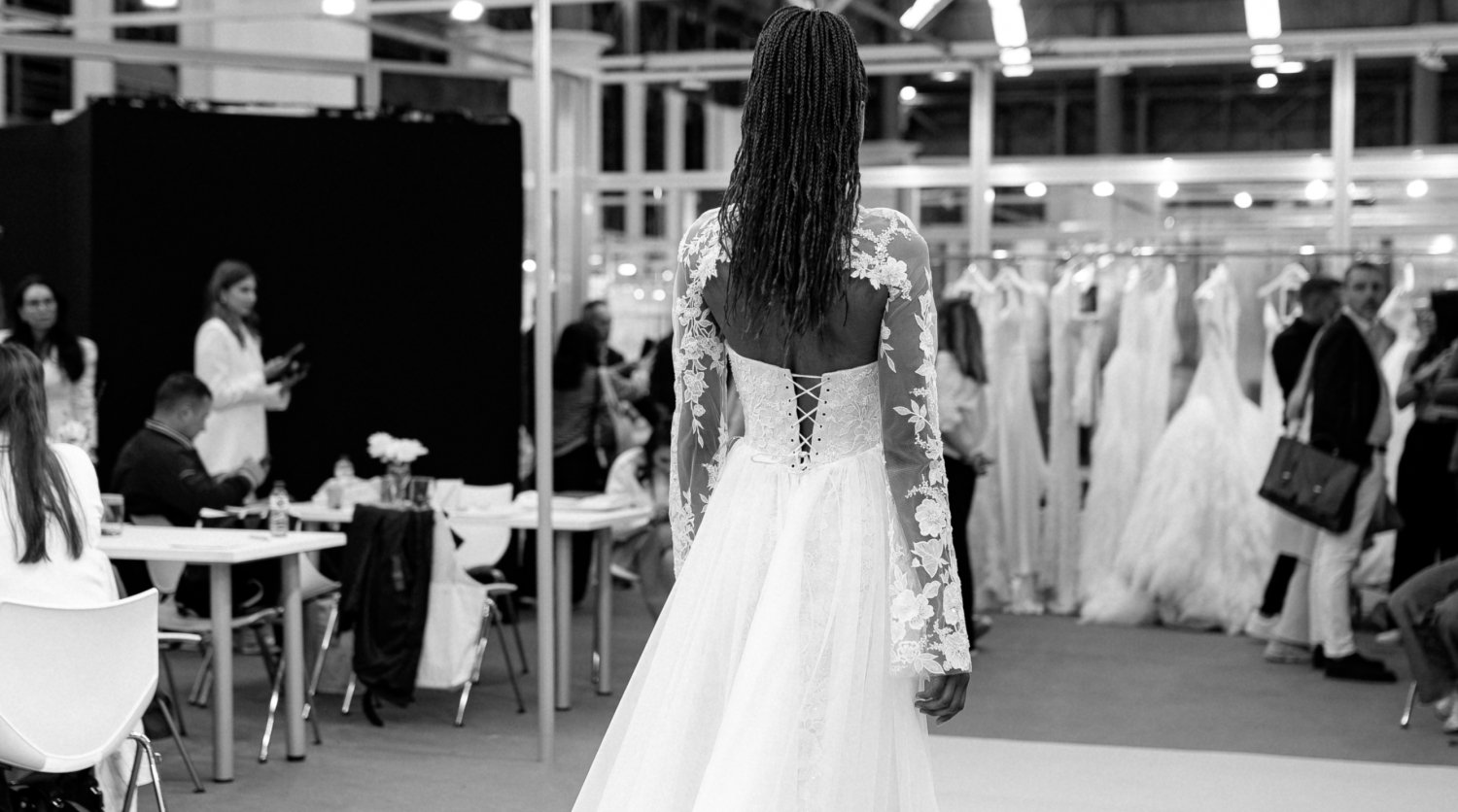 Eva Lendel Stuns at Barcelona Bridal Fashion Week 2024: A Recap of Glamour and Elegance - 4